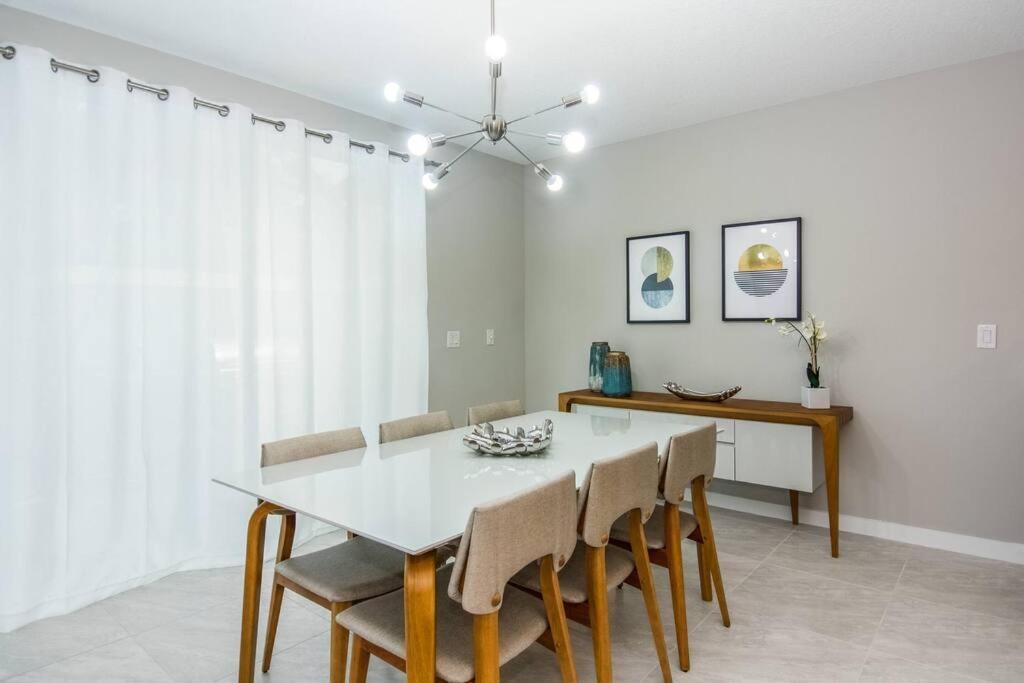 Beautiful Four Bedrooms Townhouse With Splash Pool At Le Reve Resort Kissimmee Exterior photo